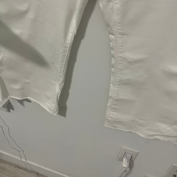 Universal Thread White High Rise Flare Jeans Size 18 - Picture 4 of 7